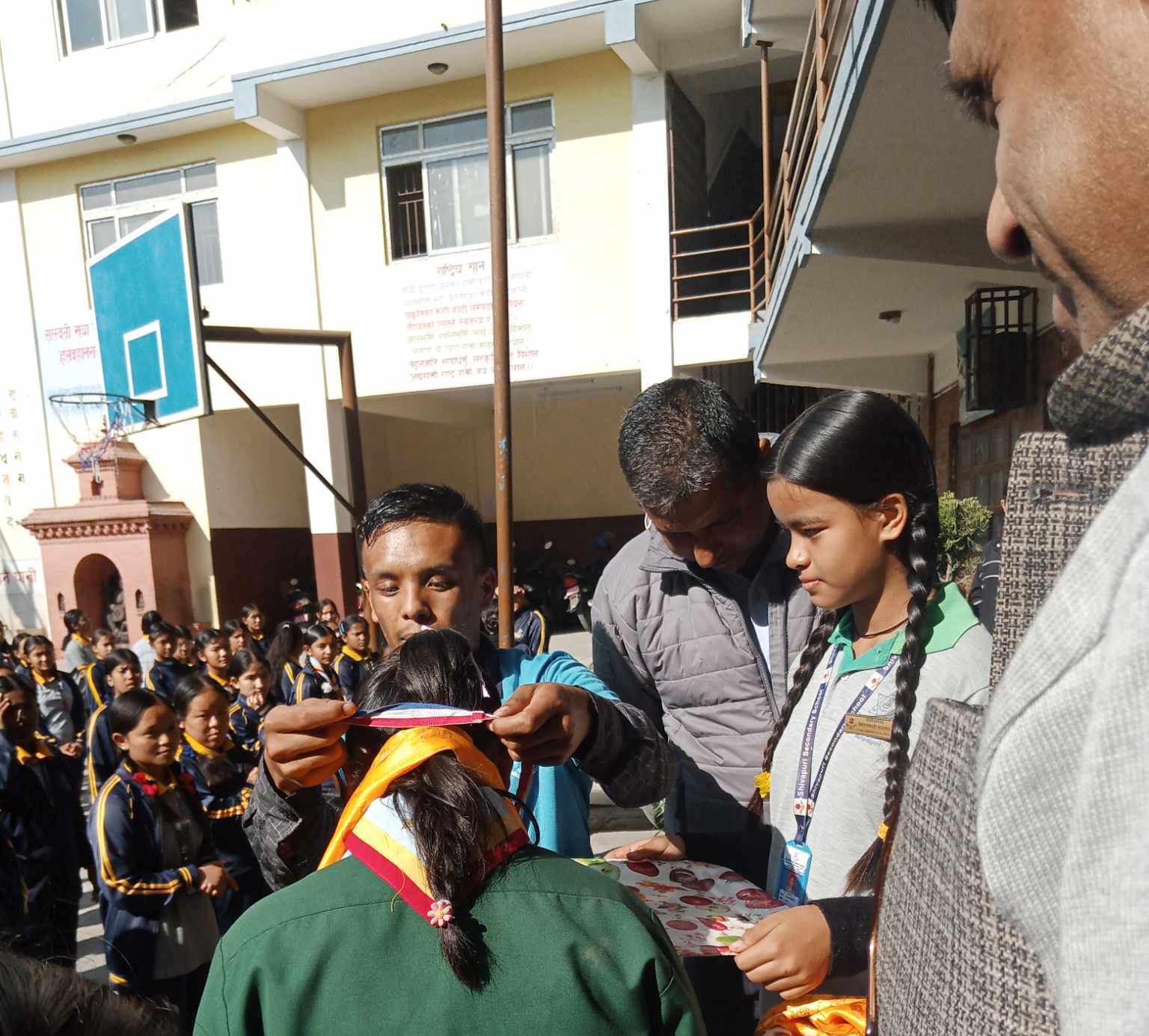 शिवपुरी माध्यमिक विद्यालयका विद्यार्थीहरुलाई बेस्ट भोलिन्टरी सम्मान २०८०